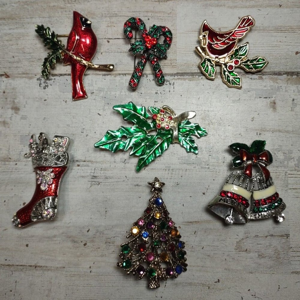 Lot of 7 Vintage Christmas Holiday Brooches Pins Tree Stocking Cardinal Bell